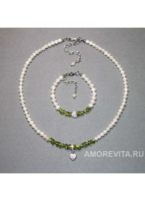 Комплект украшений из Жемчуга и Хризолита (бусы, браслет)