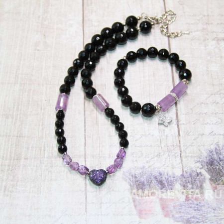 Комплект украшений из Аметиста и Агата (бусы, браслет) Комплект украшений из Аметиста и Агата (бусы, браслет)