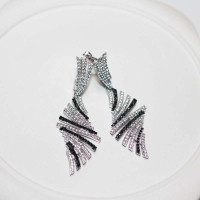 Серьги с черно-белыми цирконами