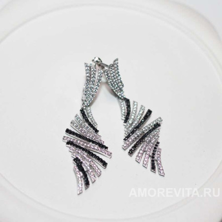 Серьги с черно-белыми цирконами Серьги с черно-белыми цирконами