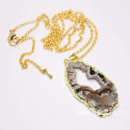 Подвеска из среза Агата бежевого цвета