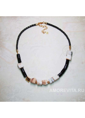 Колье из Опала и Агата на кожаном шнурке