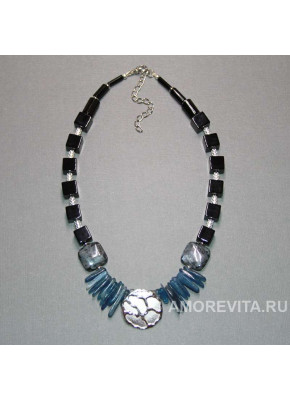 Колье с серебром из Кианита, Ларвикита и Агата