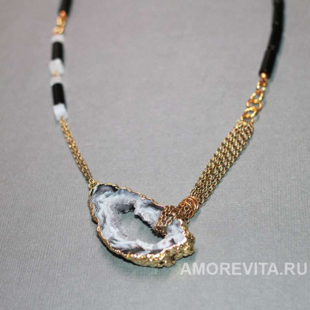 Колье из Агата и Лунного камня, со срезом Агата, на цепочках