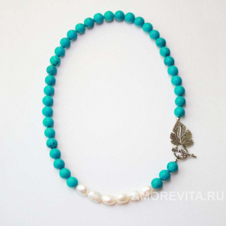 Бусы из Бирюзы и Жемчуга с замком в виде виноградного листа