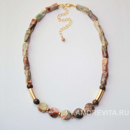 Колье из Яшмы океанической, трубочки