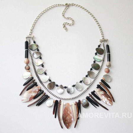 Колье многорядное №2 из Перламутра, Кокосовых бусин, Олигоклаза, Агата и Шунгита