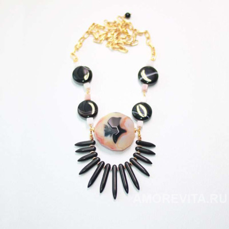 Длинное колье из Агата, Опала и Говлита Длинное колье из Агата, Опала и Говлита