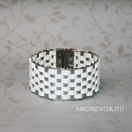 Широкий белый кожаный браслет