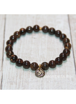 Браслет из Бронзита с подвеской знак ОМ