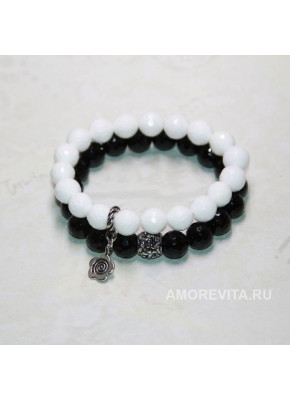 Комплект из 2-х браслетов - белый и черный Агат, с подвеской цветком